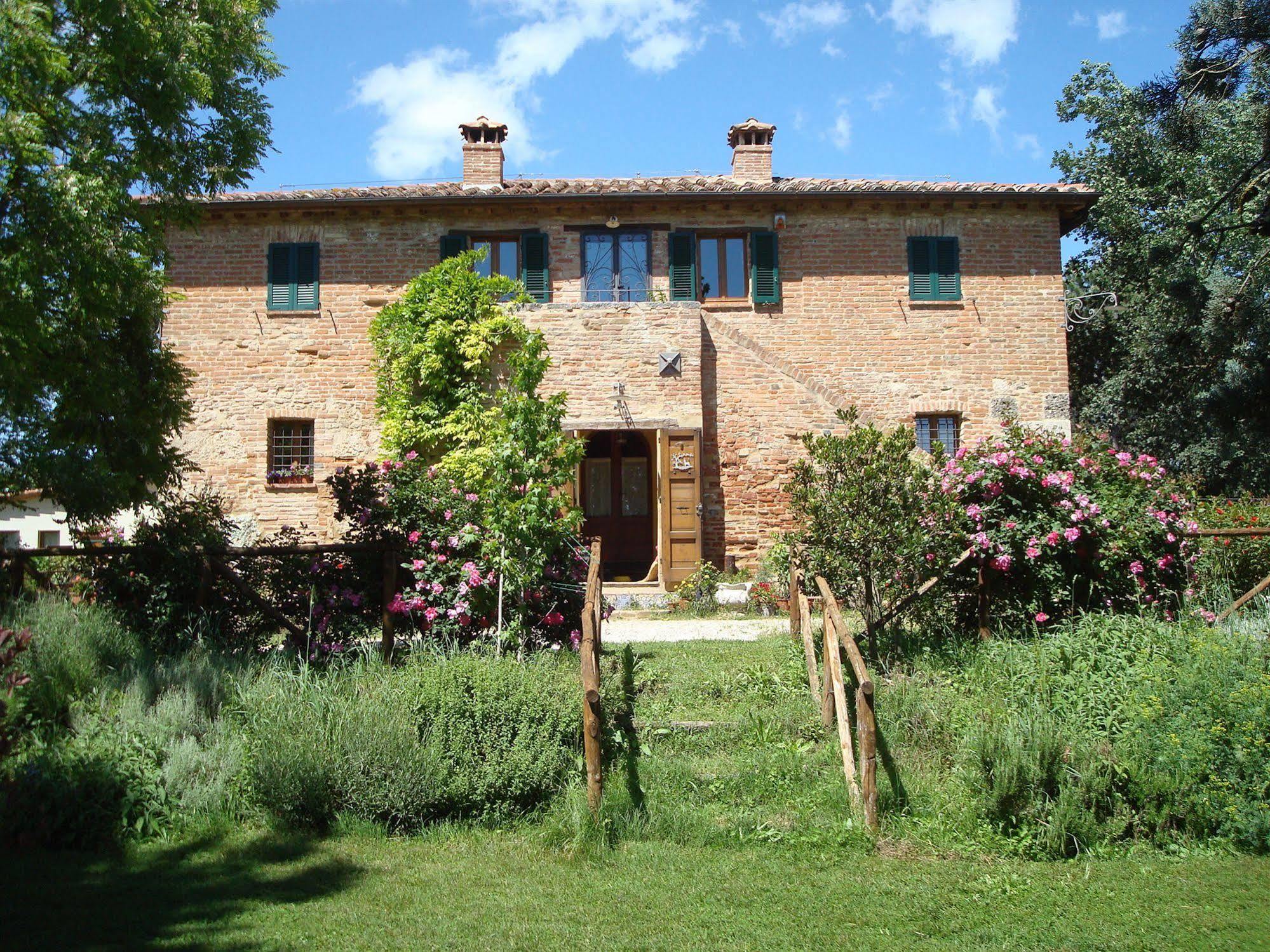 Al Giardino Degli Etruschi Pensionat Chiusi Exteriör bild